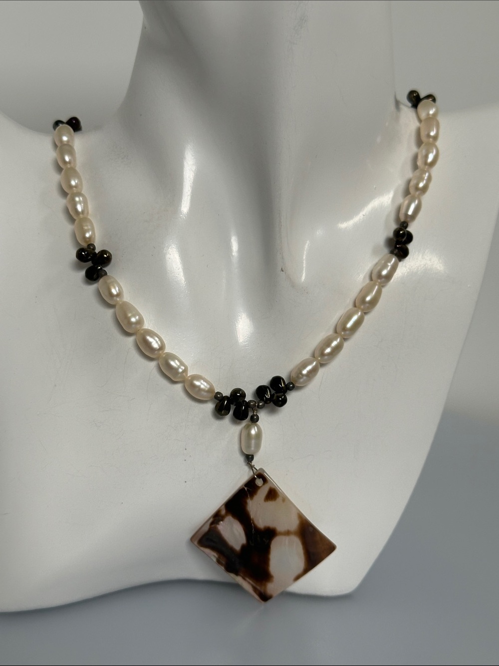 925 Sterling Silver Cream Pearl Necklace Brown mother of pearl